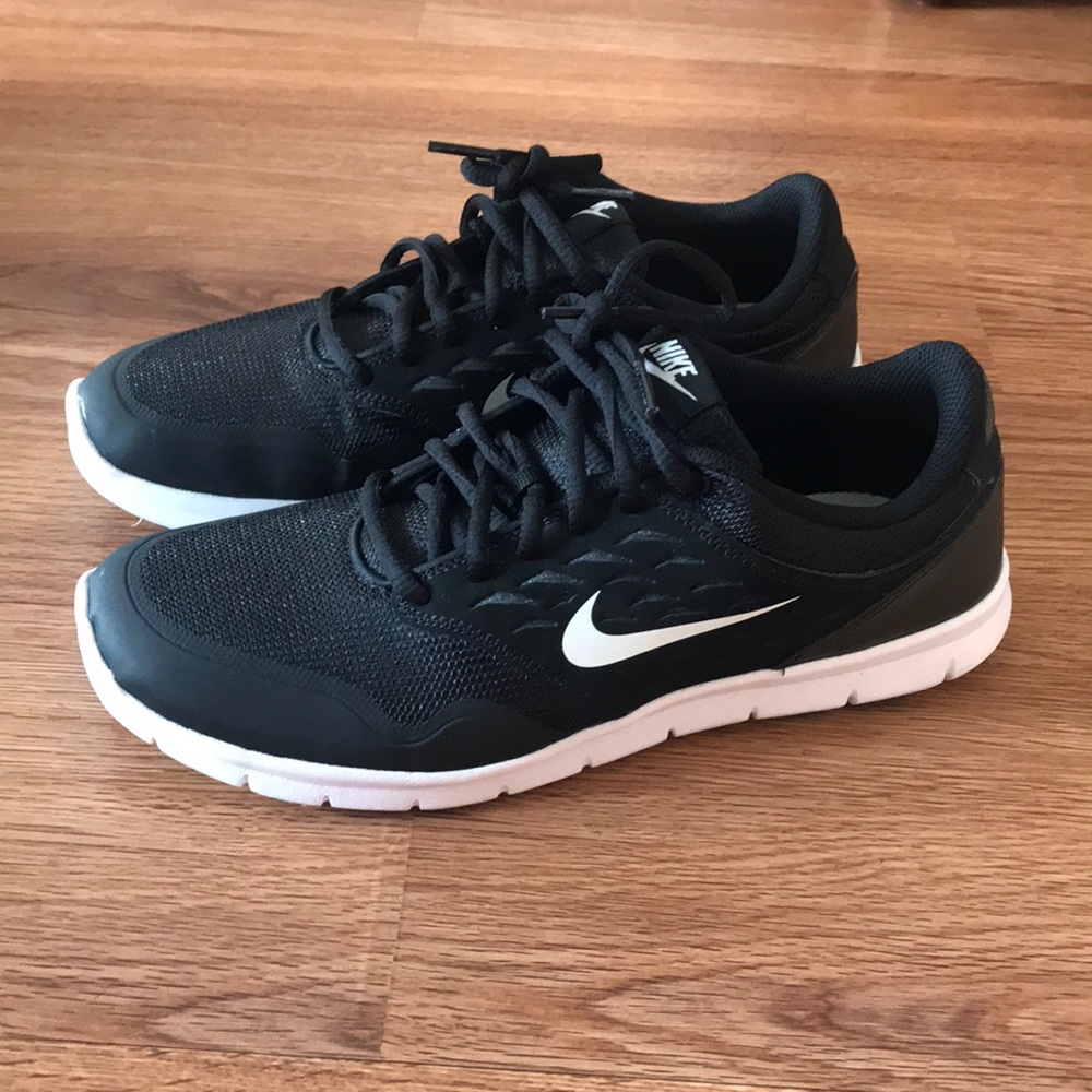 Women’s Nike shoes